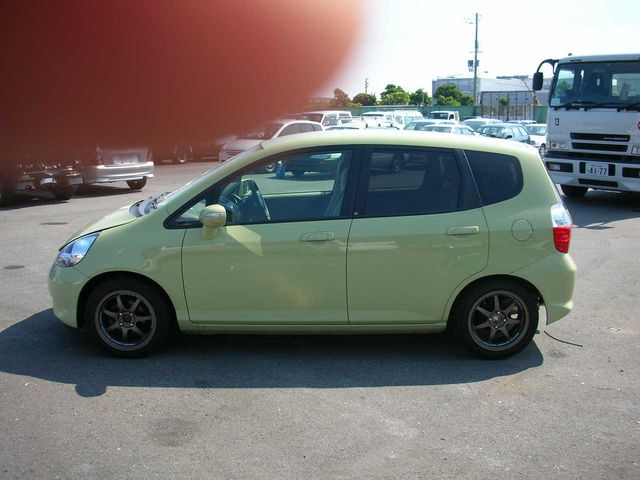 2004 Honda Fit