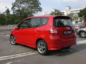 2004 Honda Fit Pictures