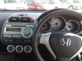 2004 Honda Fit Photos