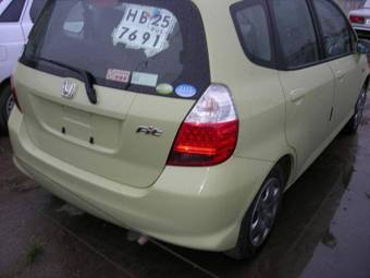 2004 Honda Fit Pictures