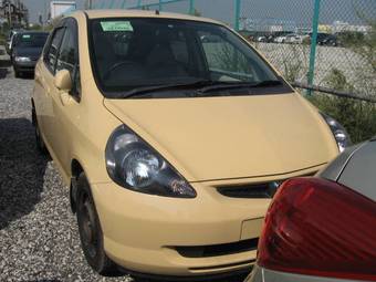 2004 Honda Fit Photos