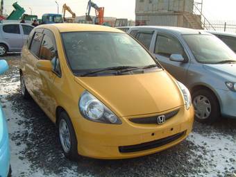 2004 Honda Fit Photos