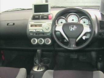 2004 Honda Fit Photos