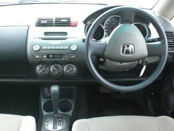 2004 Honda Fit Photos