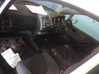 2004 Honda Fit Photos