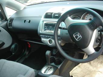 2004 Honda Fit Photos