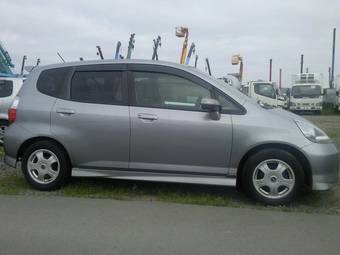 2004 Honda Fit Pictures