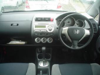 2004 Honda Fit Pictures