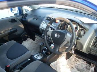 2005 Honda Fit Photos