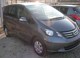 2010 Honda Freed Pictures