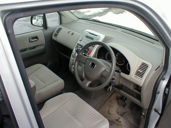 2002 Mobilio