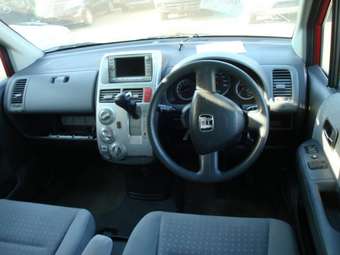 2002 Mobilio