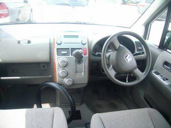 2002 Honda Mobilio Pictures