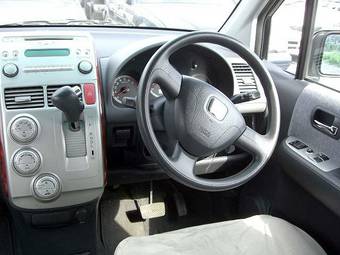 2002 Honda Mobilio Pictures