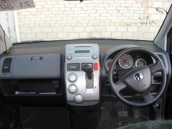 2003 Honda Mobilio Images