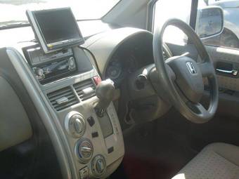 2003 Honda Mobilio Pictures