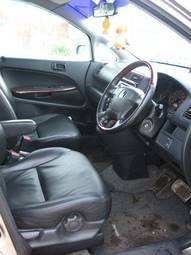 2002 Honda Stream Photos