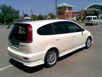 2002 Honda Stream Photos