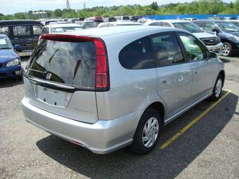 2004 Honda Stream Images