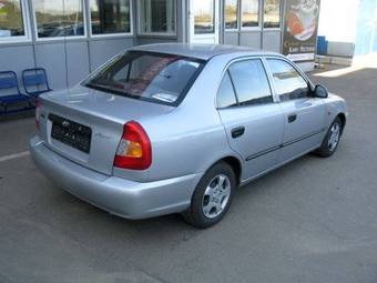 2003 Hyundai Accent Pictures