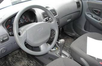 2003 Hyundai Accent Photos