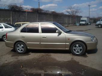 2005 Hyundai Accent Photos