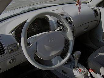 2006 Hyundai Accent Pictures