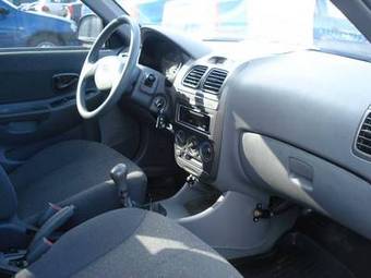 2006 Hyundai Accent Photos