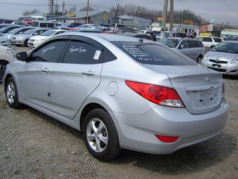 2011 Hyundai Accent Photos