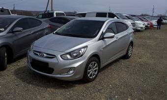 2011 Hyundai Accent Pictures