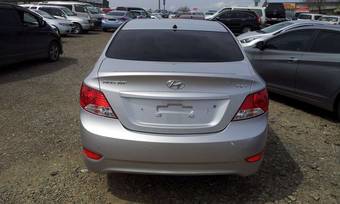 2011 Hyundai Accent Photos