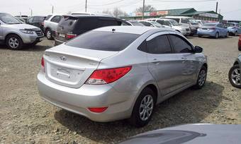 2011 Hyundai Accent Photos