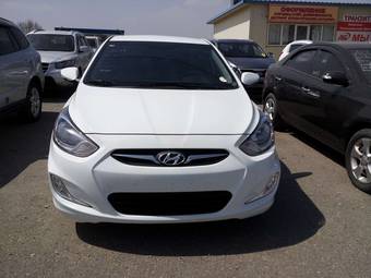 2011 Hyundai Accent Pictures