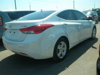 2011 Hyundai Avante Photos