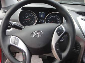 2012 Hyundai Avante Pics