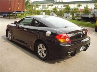 2002 Hyundai Coupe Pictures