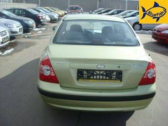 2003 Hyundai Elantra Pictures