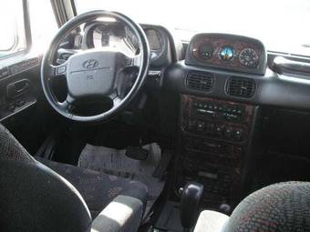 2002 Hyundai Galloper Pics