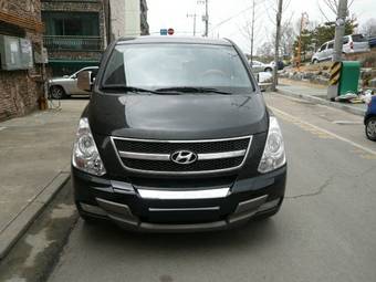 2009 Hyundai Grand Starex Pictures