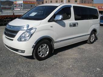 2010 Hyundai Grand Starex Photos