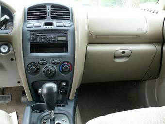 2004 Hyundai Santa Fe Images