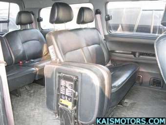 2002 Hyundai Starex Photos