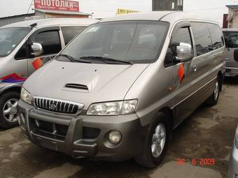 2002 Hyundai Starex Photos