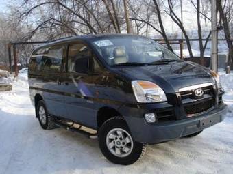 2004 Hyundai Starex Photos