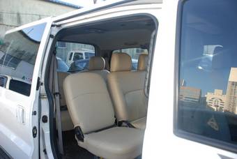 2004 Hyundai Starex Pictures