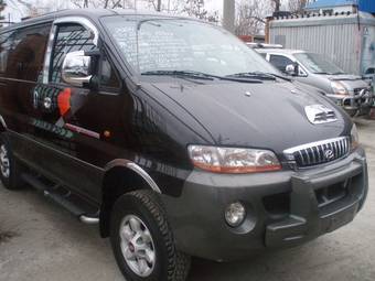 2004 Hyundai Starex Photos