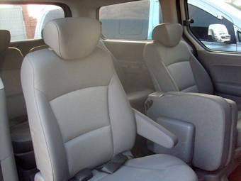 2008 Hyundai Starex Photos