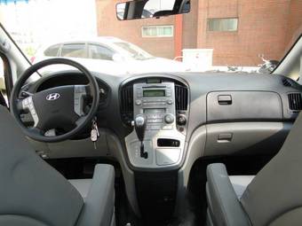 2009 Hyundai Starex Pictures