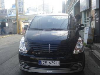 2009 Hyundai Starex Photos