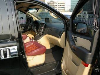 2009 Hyundai Starex Photos